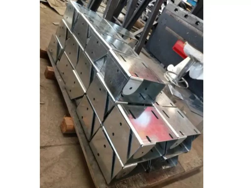 การดัดชิ้นส่วนด้วยเลเซอร์คัท การผลิตขายึดโลหะ